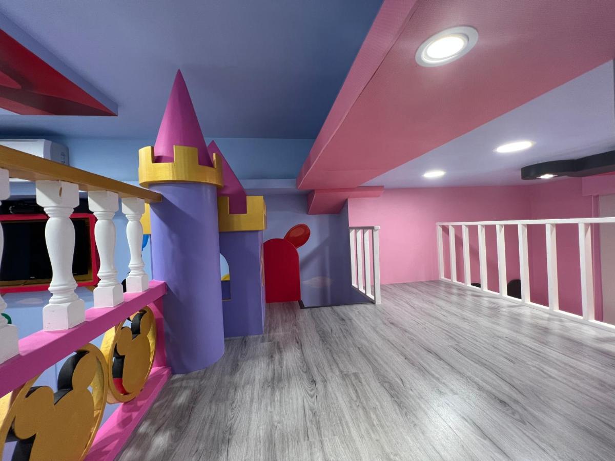 Fun Holiday Family Hostel Tainan Exterior photo
