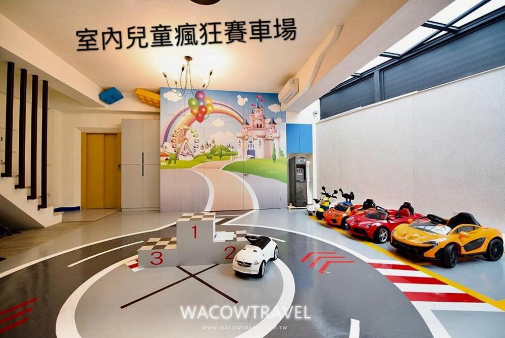 Fun Holiday Family Hostel Tainan Exterior photo